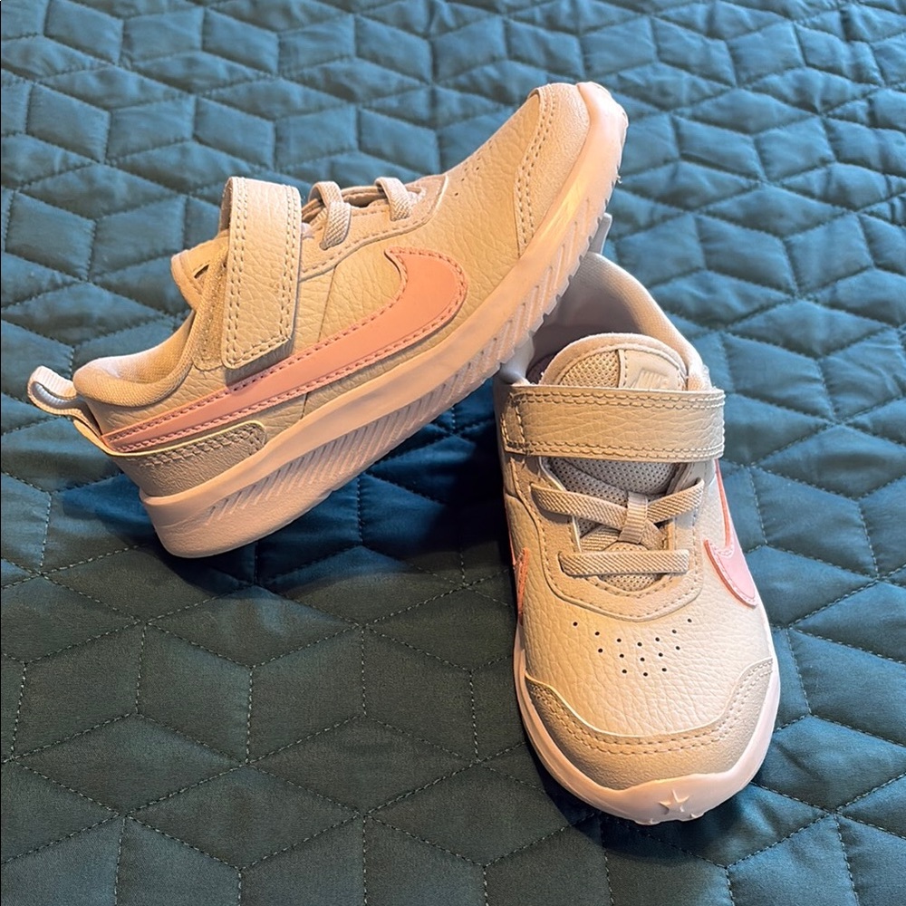 Nike Kids' Pink and Light Grey Sneakers